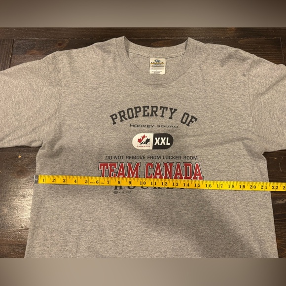 Vintage Team Canada Hockey Squad Locker T-Shirt - Picture 6 of 6